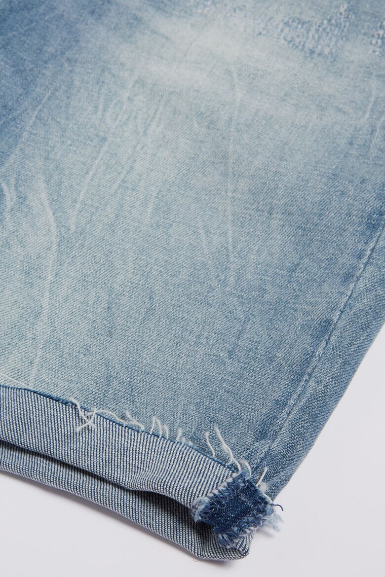 GUESS JEANS Вталени къси дънки - Pepit.bg