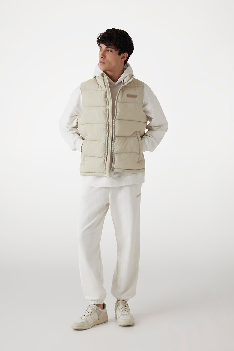 GUESS Капитониран фитнес елек - Pepit.bg