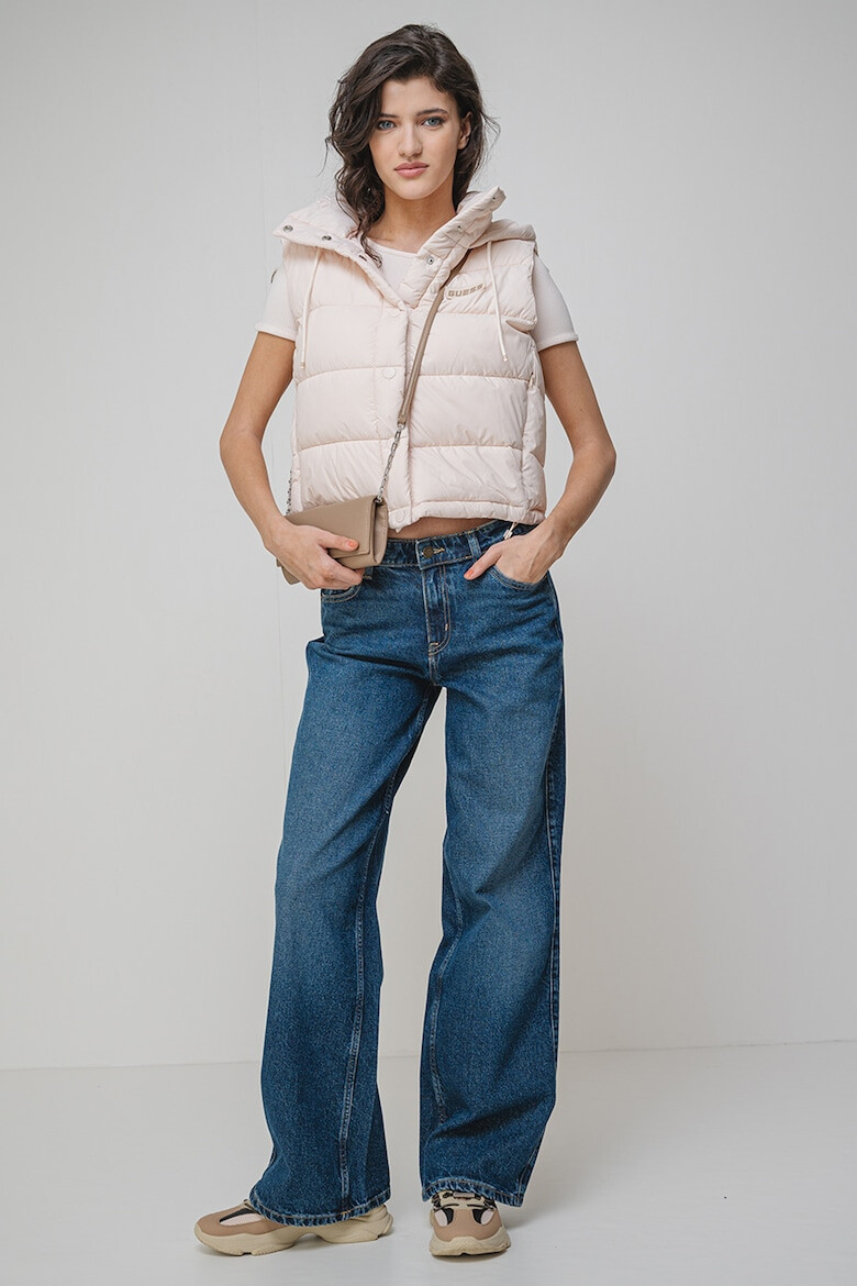 GUESS Капитониран фитнес елек - Бежов - Pepit.bg