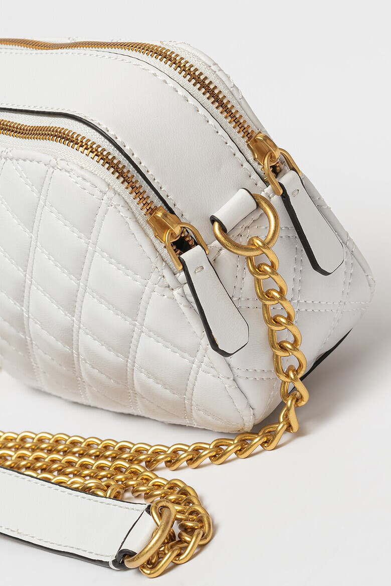 Guess Капитонирана чанта Giully - Pepit.bg