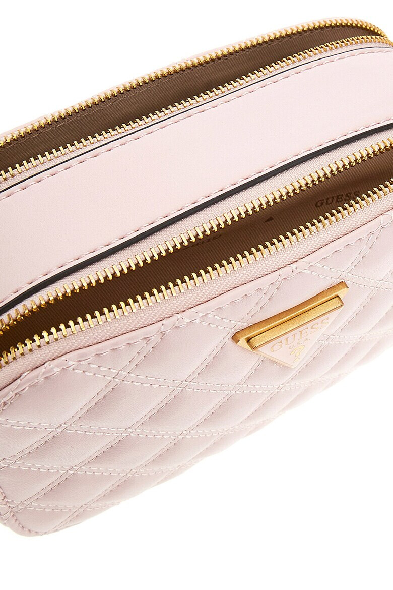 GUESS Капитонирана чанта Giully - Pepit.bg