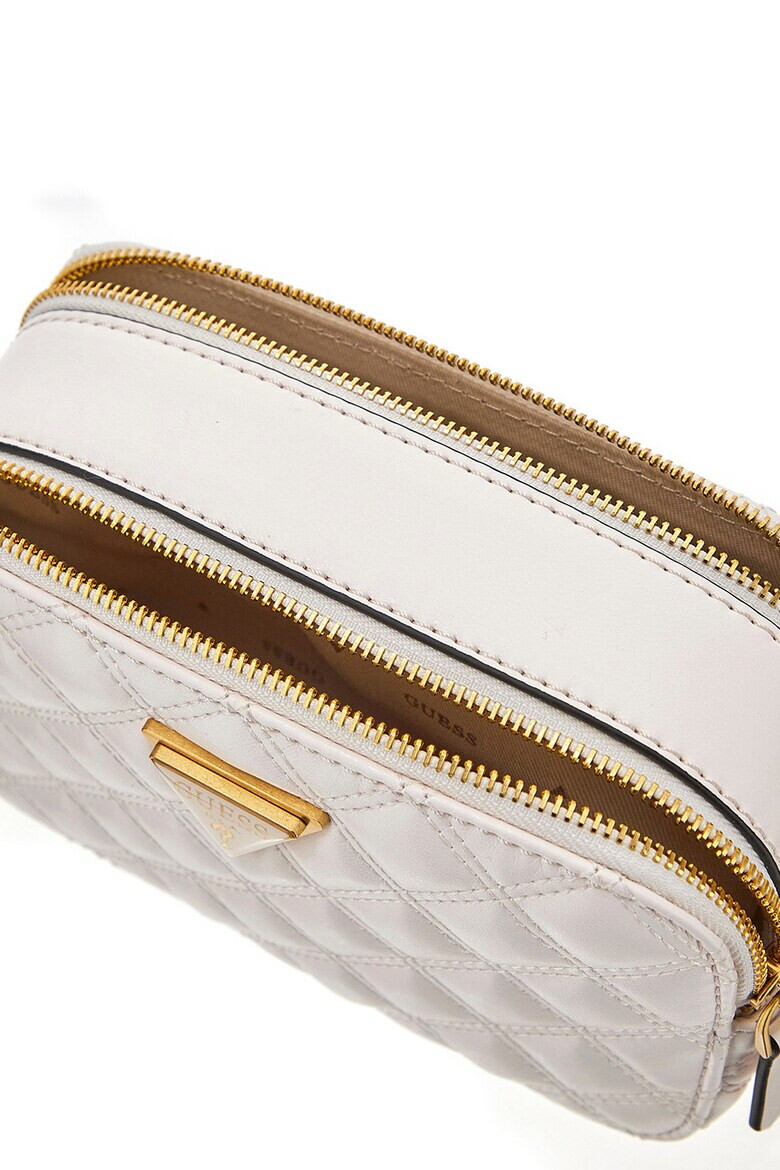 GUESS Капитонирана чанта Giully - Pepit.bg