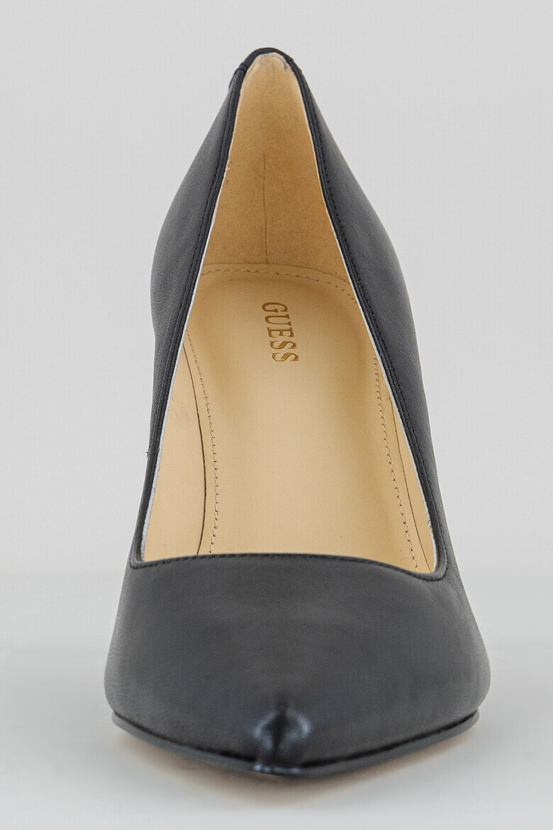 Guess Кожени обувки с остър връх - Pepit.bg