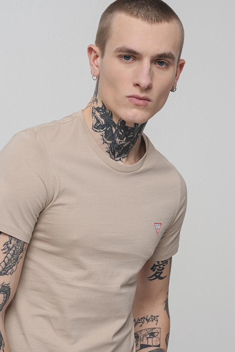 GUESS Памучна слим тениска - Pepit.bg