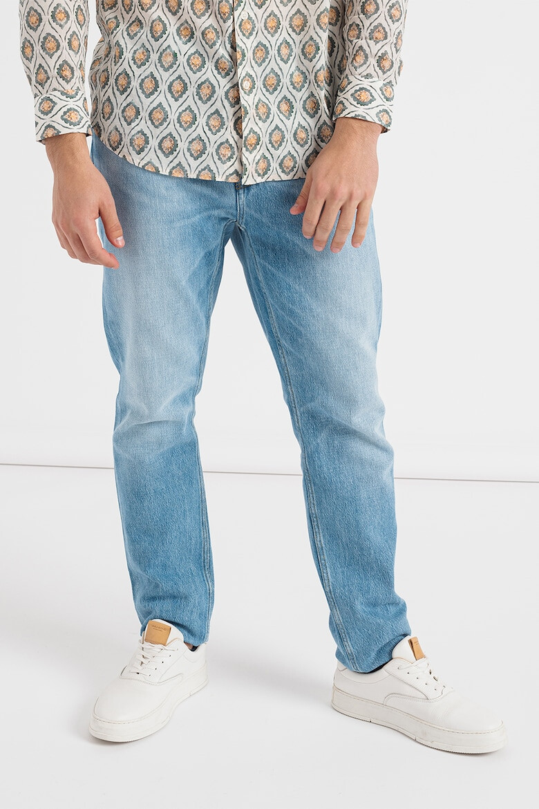 GUESS Прави дънки James с 5 джоба - Pepit.bg