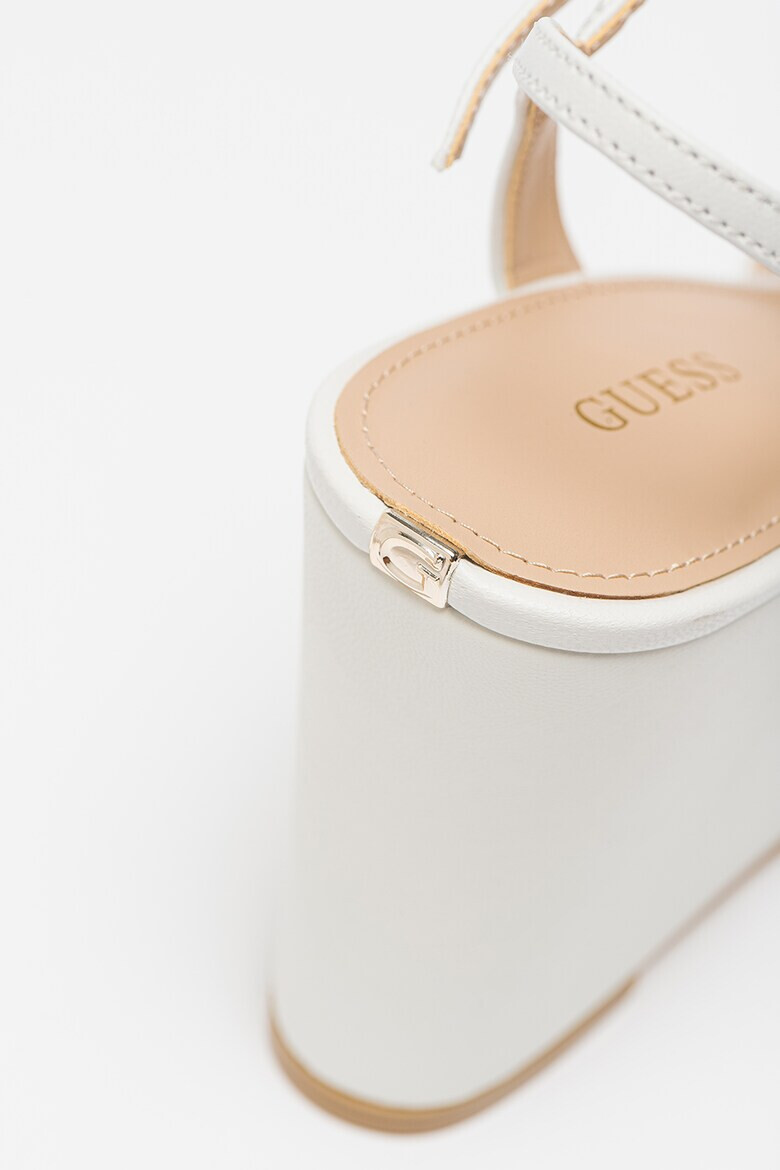 Guess Скосени кожени сандали - Pepit.bg