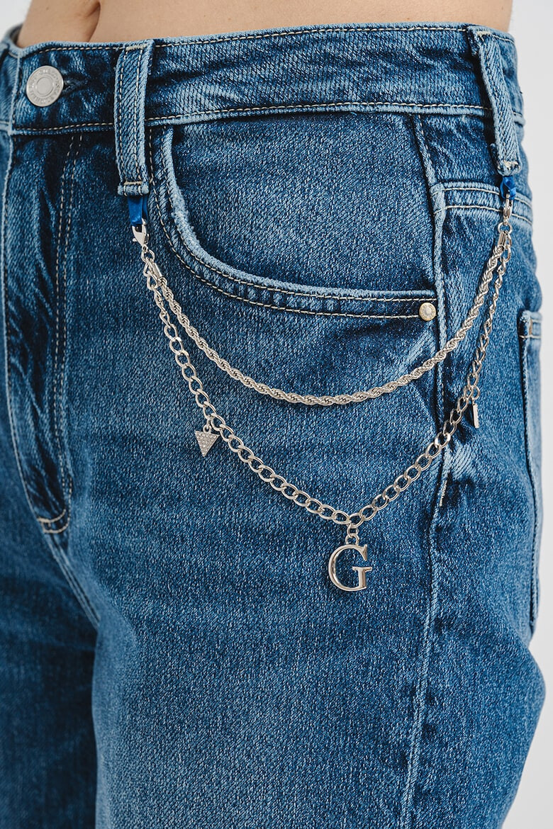 GUESS Скъсени дънки Mom с протрити зони - Pepit.bg