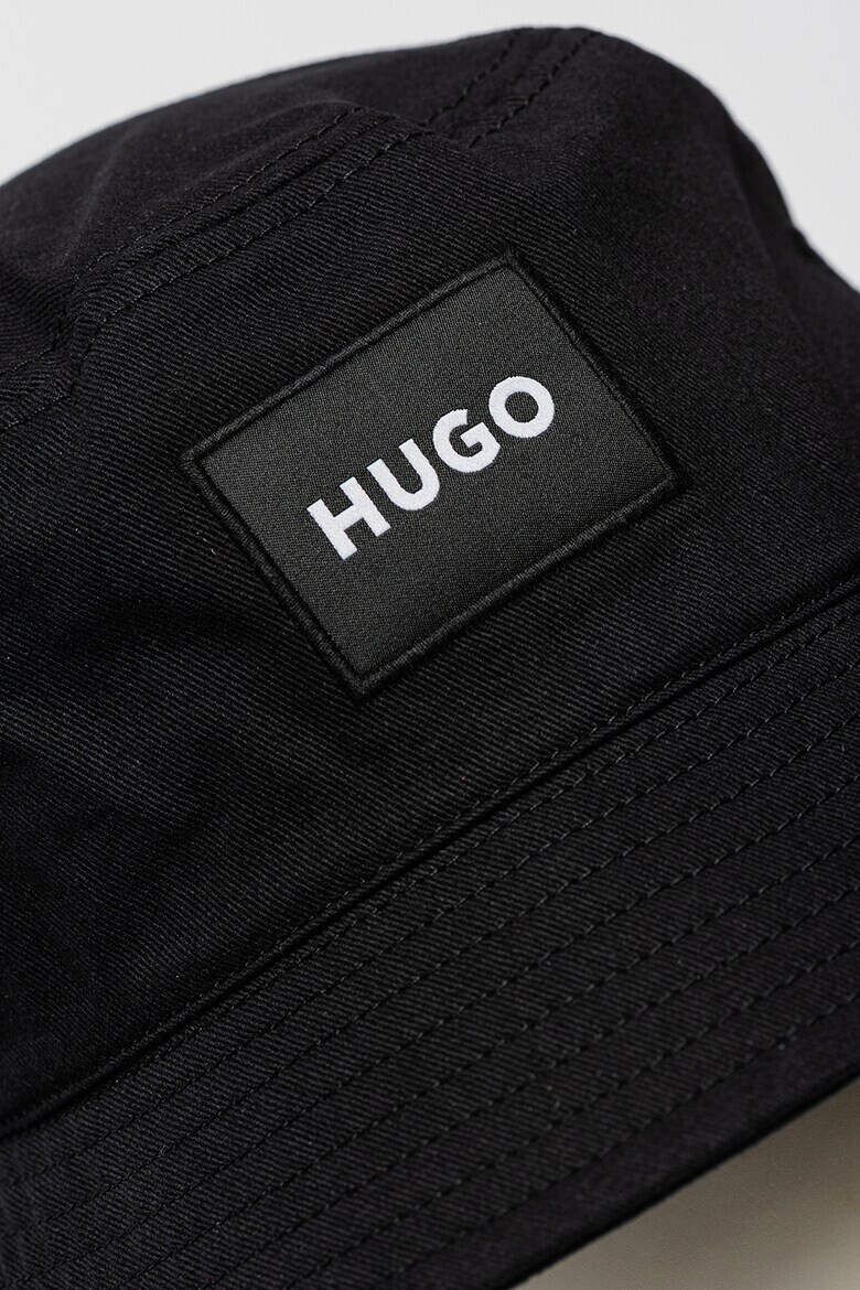 HUGO Шапка Carol с пришито лого - Pepit.bg