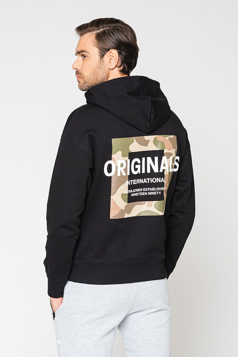 Jack & Jones Худи Camo с джоб кенгуру - Pepit.bg