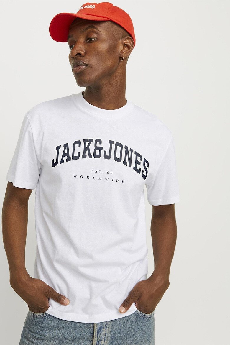 Jack & Jones Памучна тениска с овално деколте и лого - Pepit.bg