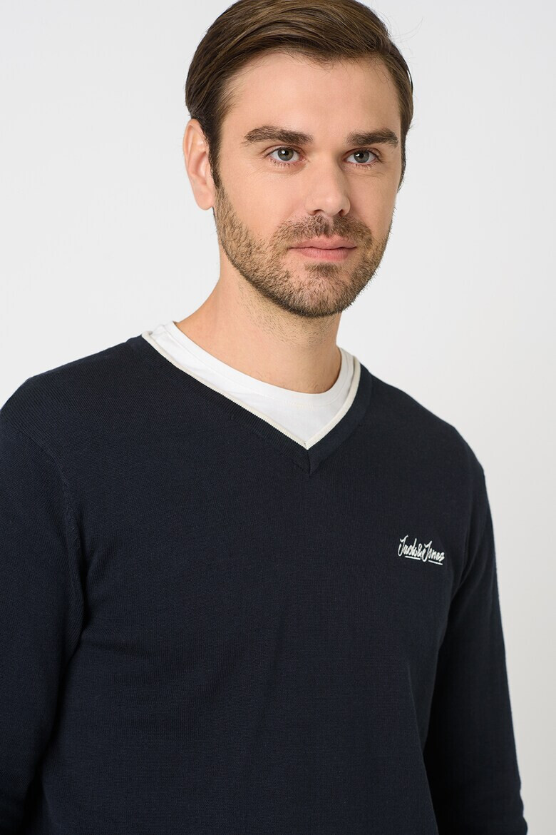 Jack & Jones Пуловер Tons с шпиц - Pepit.bg