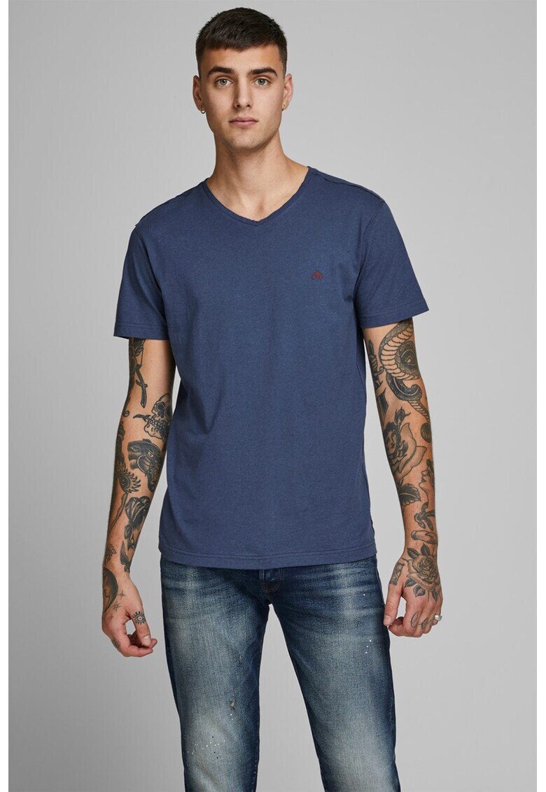Jack&Jones Тениска Frank с шпиц деколте - Pepit.bg