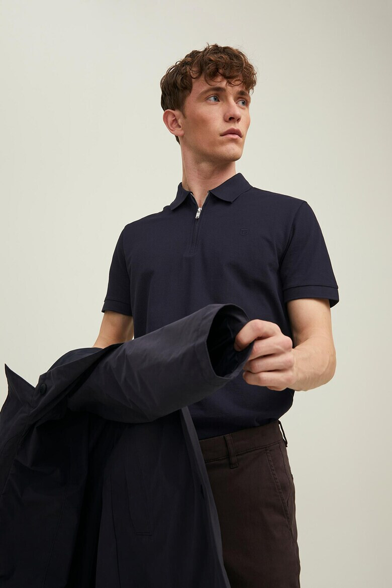 Jack & Jones Тениска Structure с яка и къс цип - Pepit.bg