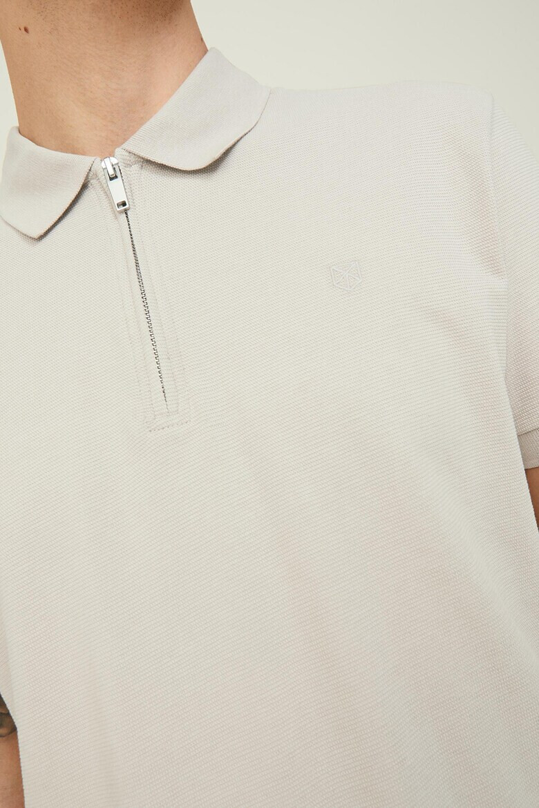 Jack & Jones Тениска Structure с яка и къс цип - Pepit.bg