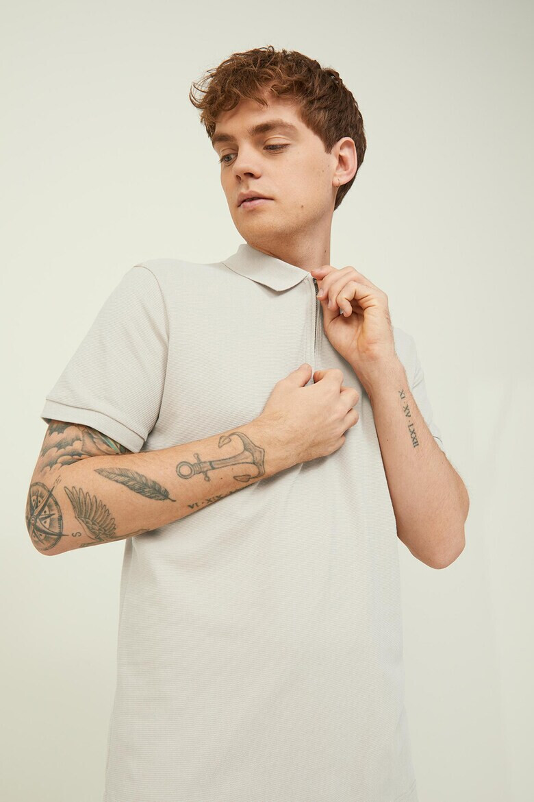 Jack & Jones Тениска Structure с яка и къс цип - Pepit.bg