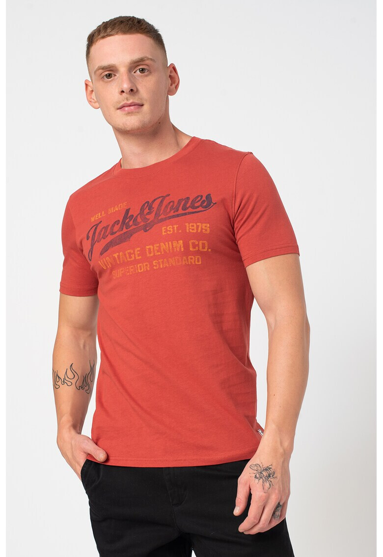 Jack&Jones Вталена тениска Billy с лого - Pepit.bg