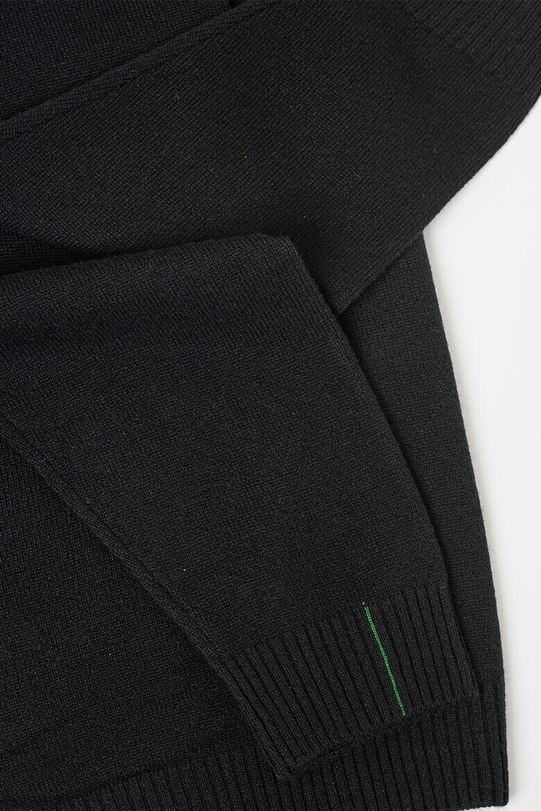 Lacoste Вълнен пуловер с шпиц - Pepit.bg
