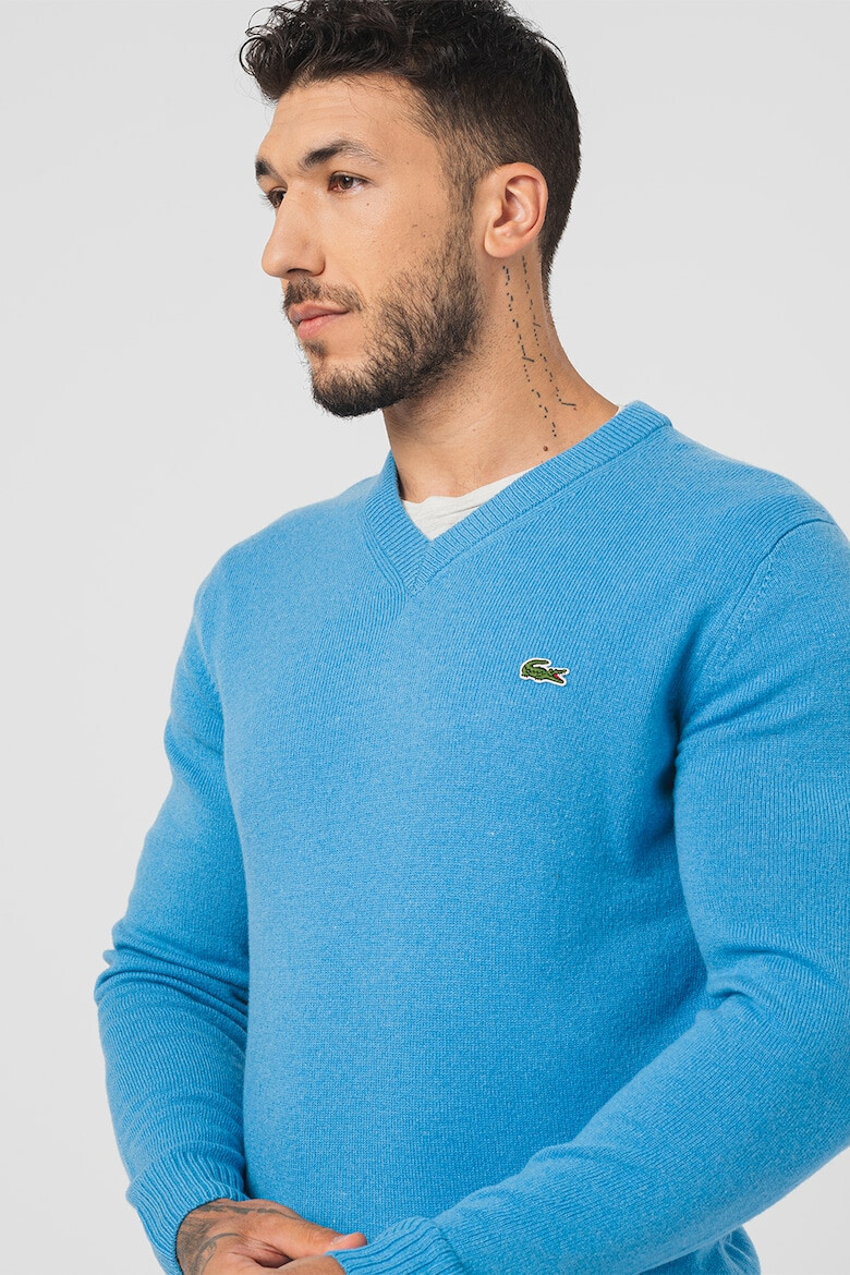 Lacoste Вълнен пуловер с шпиц - Pepit.bg