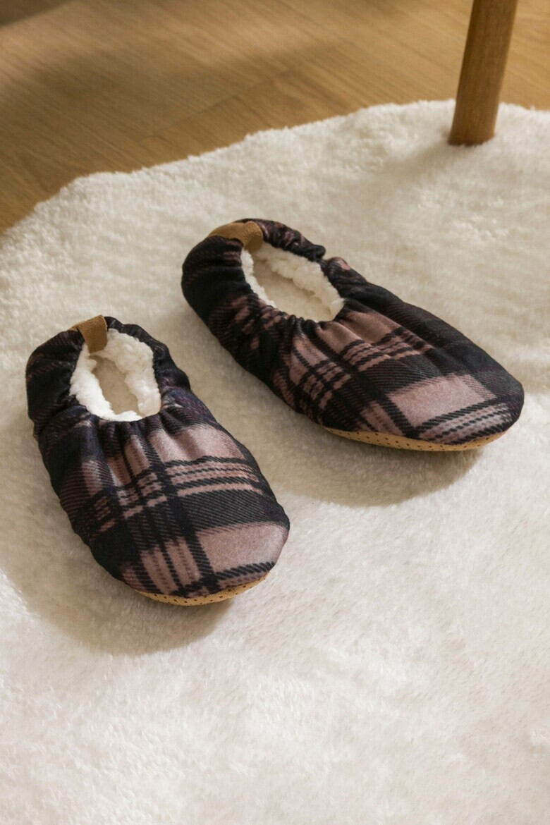 LC WAIKIKI Карирани домашни пантофи - Pepit.bg