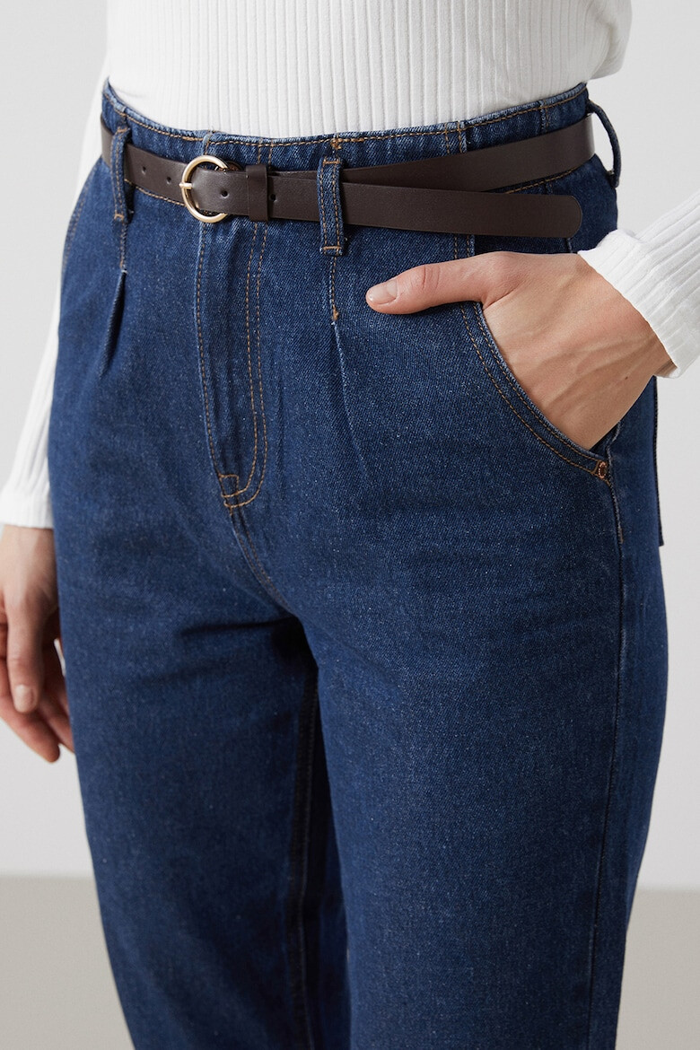 LC WAIKIKI Скъсени дънки Mom Fit - Pepit.bg