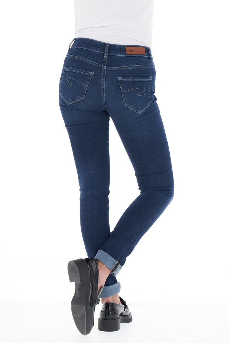 Lee Cooper Дънки по тялото - Pepit.bg