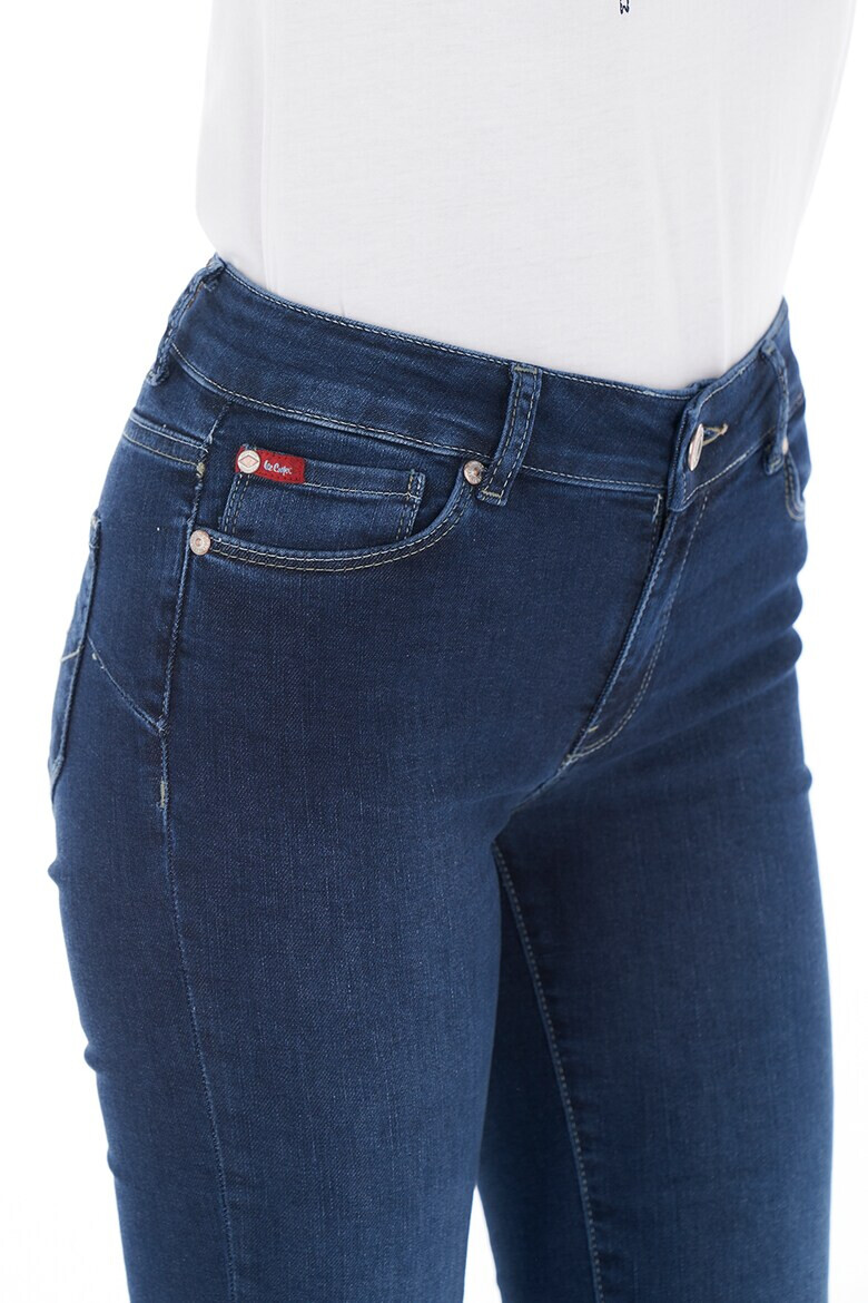 Lee Cooper Дънки по тялото - Pepit.bg