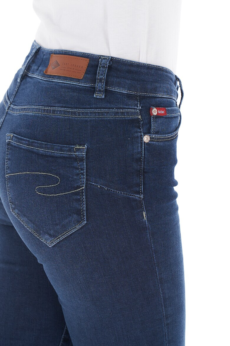 Lee Cooper Дънки по тялото - Pepit.bg