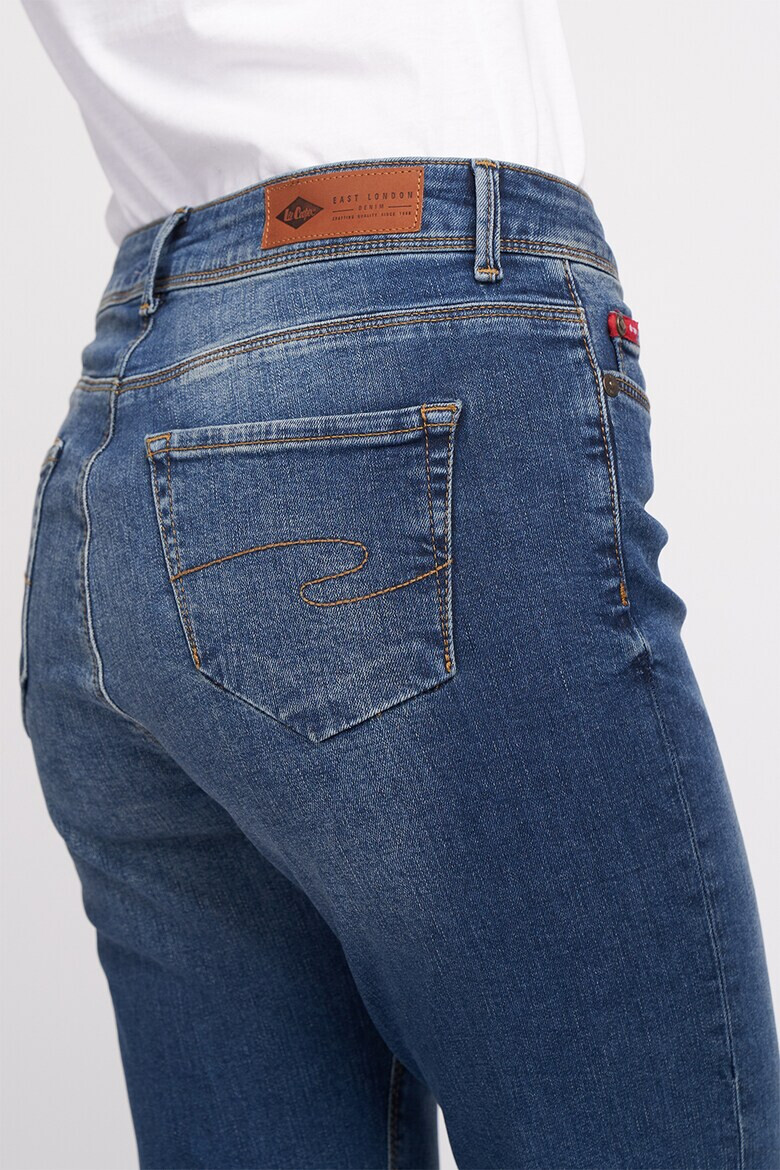 Lee Cooper Дънки със захабен ефект - Pepit.bg