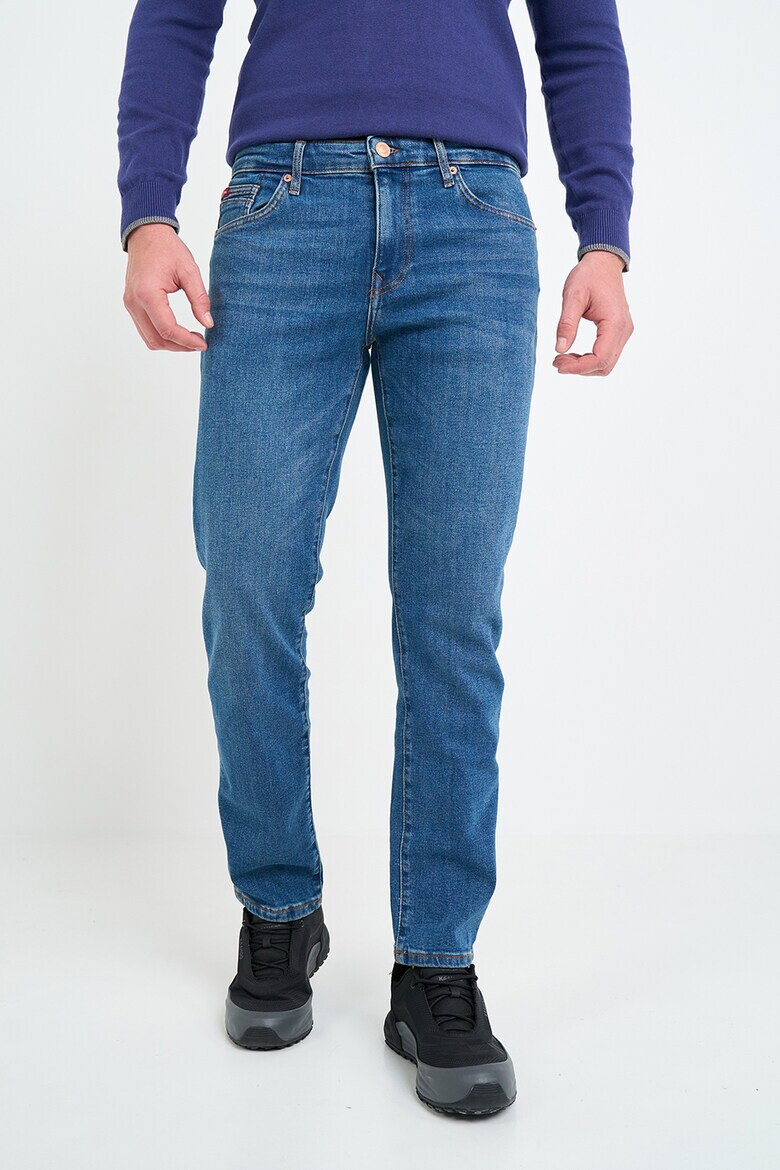 Lee Cooper Прави дънки - Pepit.bg