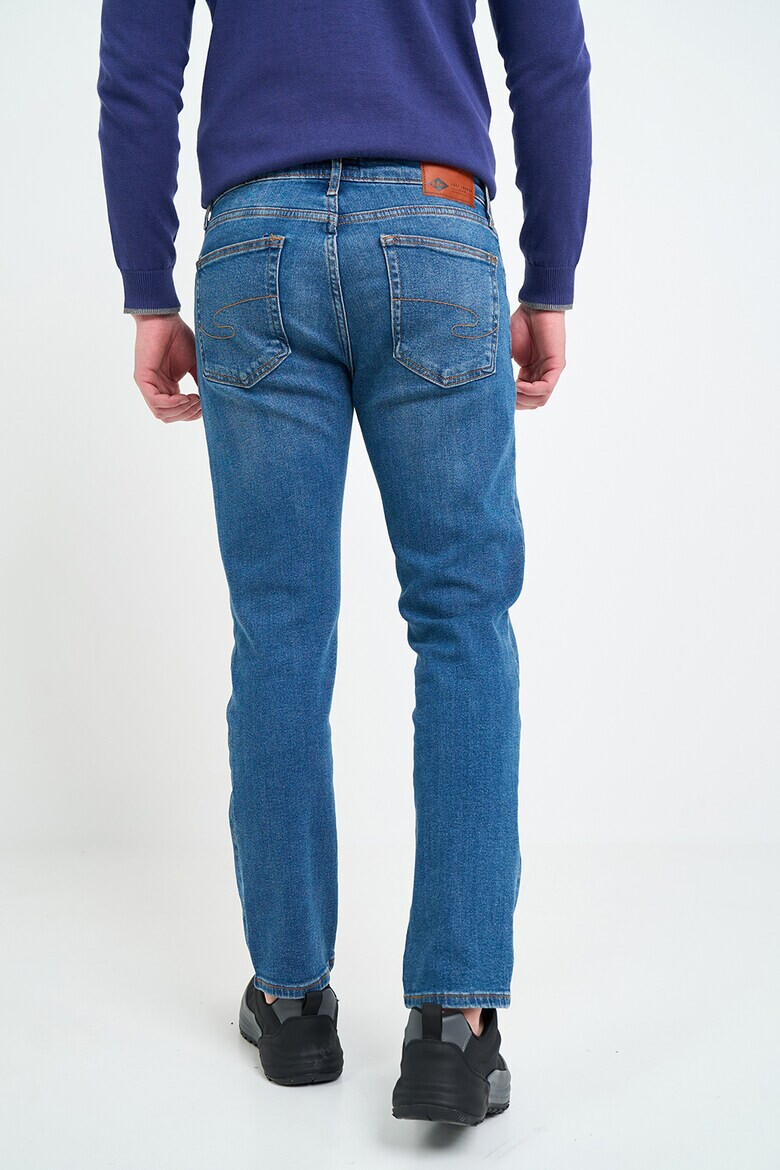 Lee Cooper Прави дънки - Pepit.bg