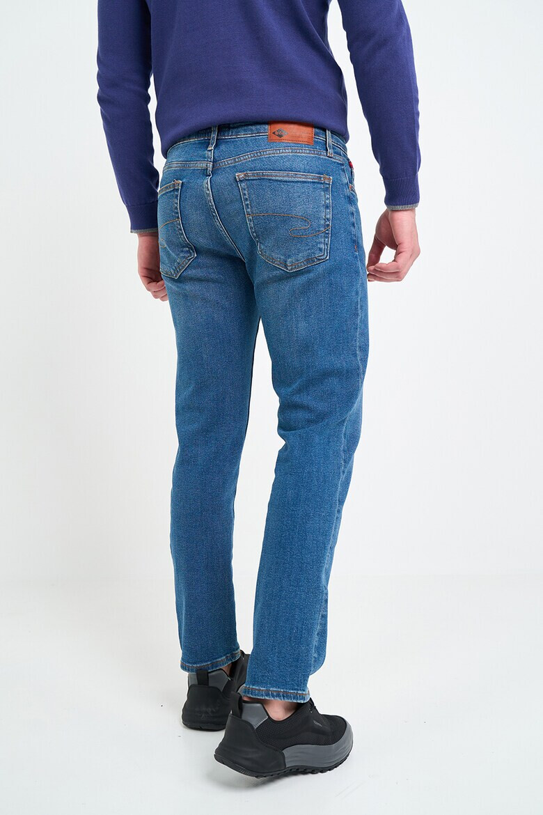 Lee Cooper Прави дънки - Pepit.bg