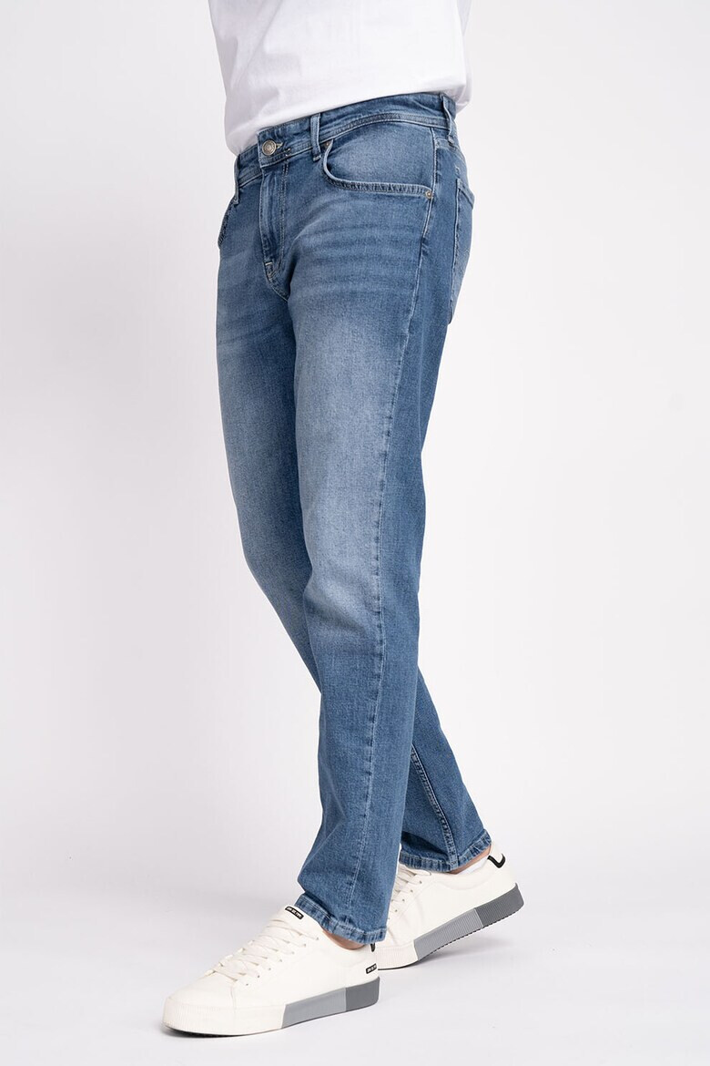 Lee Cooper Прави дънки с 5 джоба - Pepit.bg
