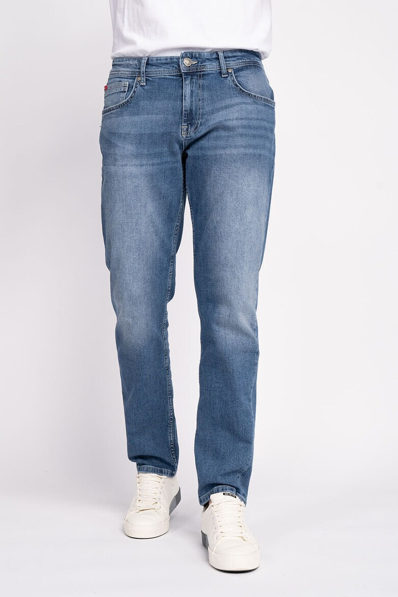 Lee Cooper Прави дънки с 5 джоба - Pepit.bg