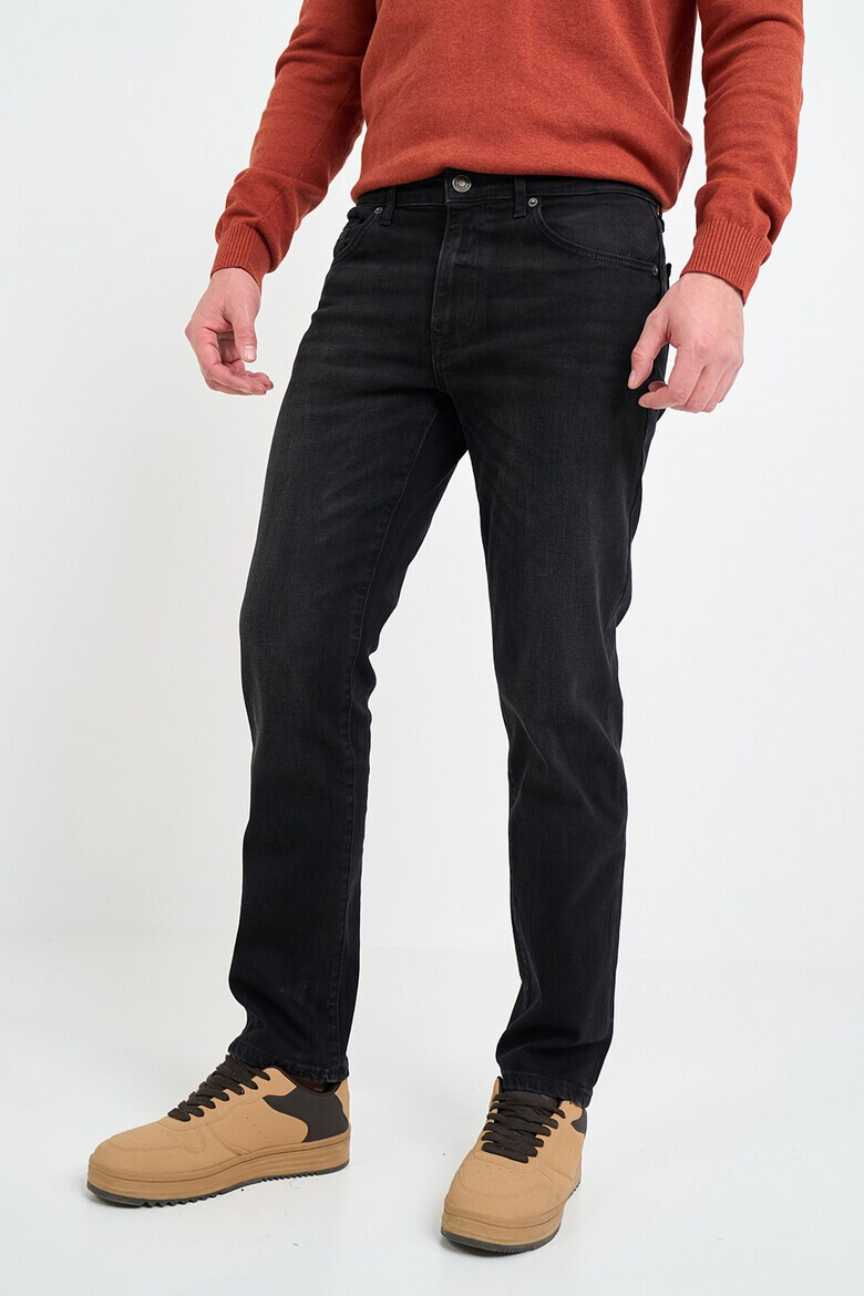 Lee Cooper Прави дънки с 5 джоба - Pepit.bg