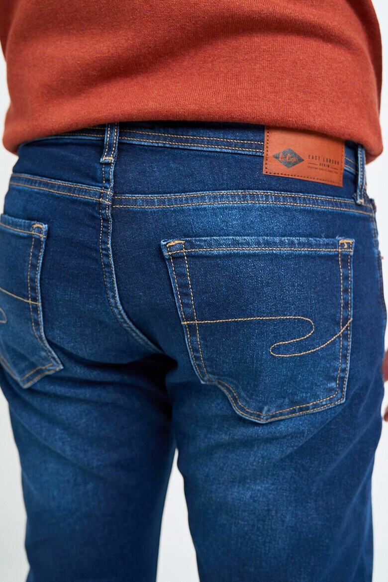 Lee Cooper Прави дънки с 5 джоба - Pepit.bg