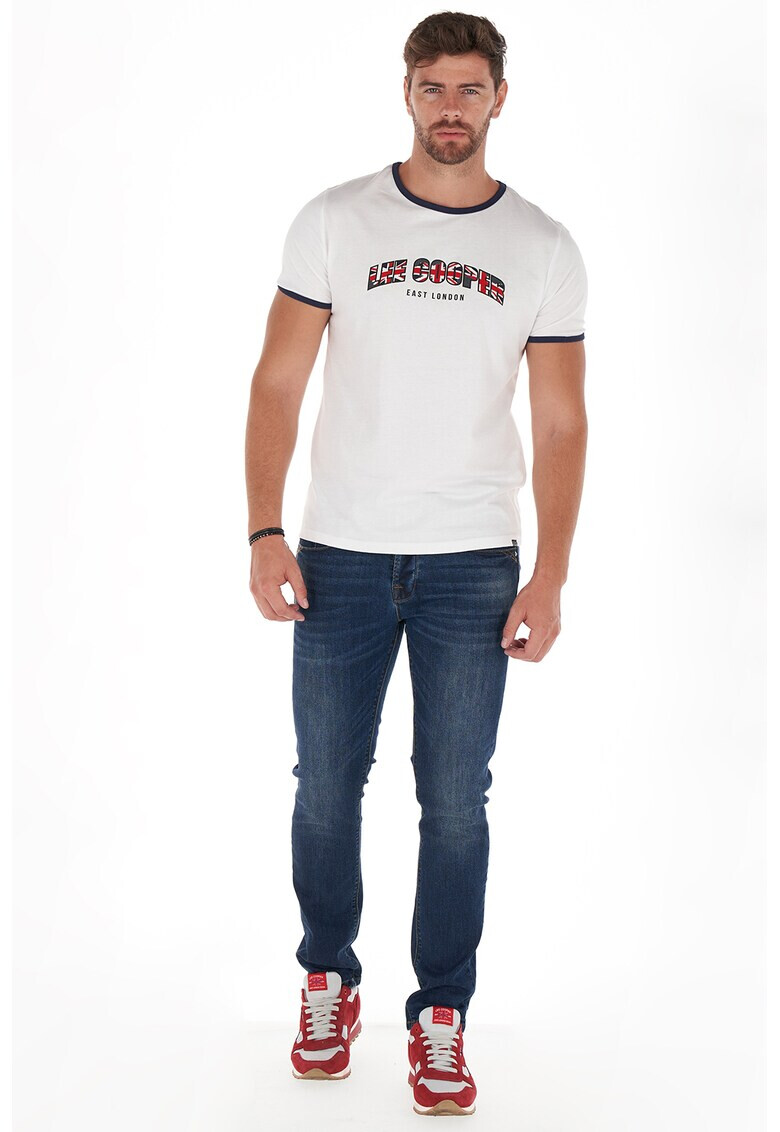 Lee Cooper Прави дънки със захабен ефект - Pepit.bg