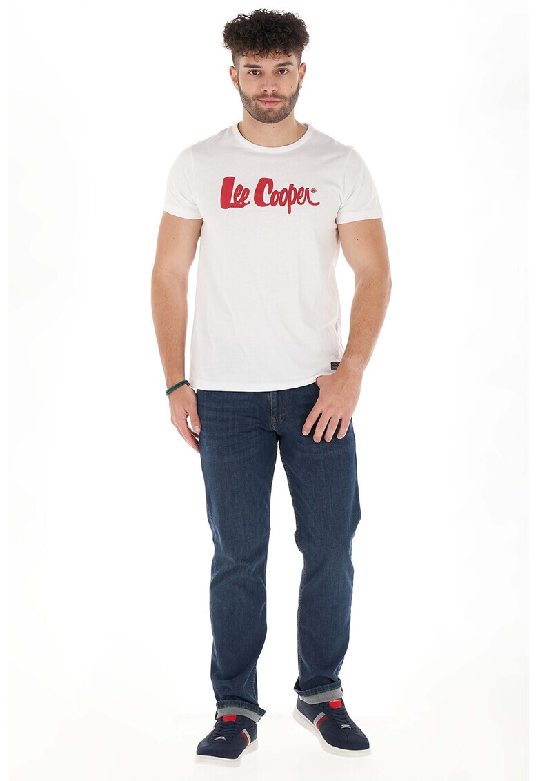 Lee Cooper Прави дънки със захабен ефект - Pepit.bg