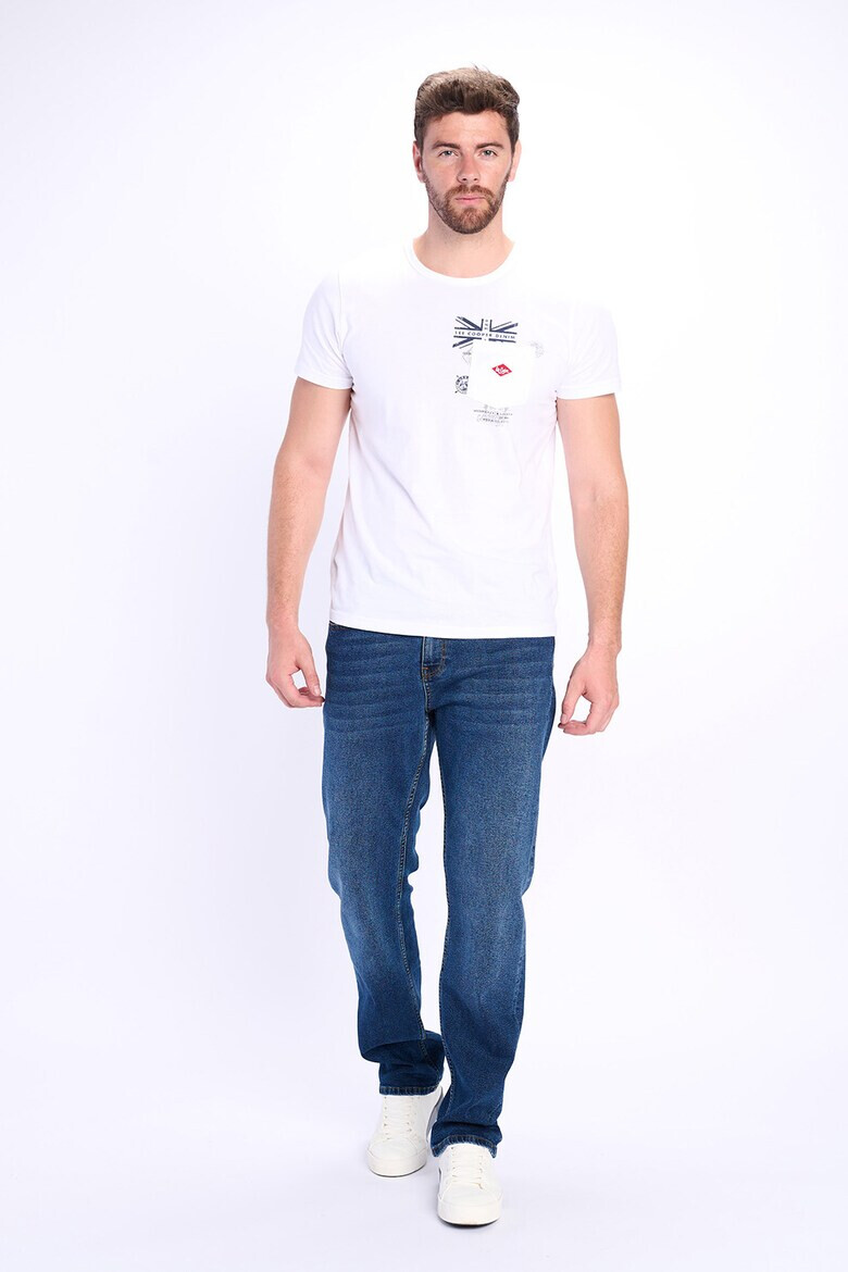 Lee Cooper Прави дънки със захабен ефект - Pepit.bg