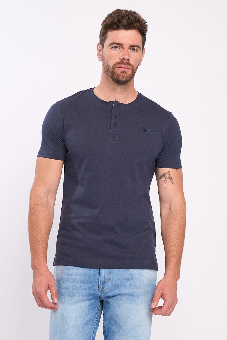 Lee Cooper Тениска с деколте Henley и лого - Pepit.bg