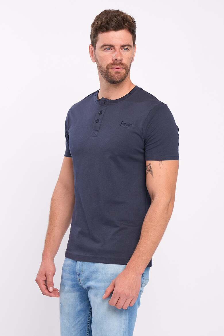 Lee Cooper Тениска с деколте Henley и лого - Pepit.bg