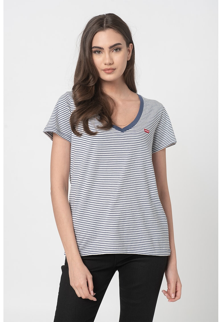 Levi's Тениска с шпиц деколте и лого - Pepit.bg