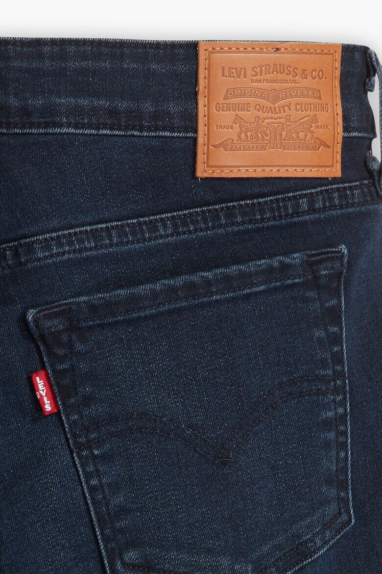 Levis Дънки 711 по тялото - Pepit.bg