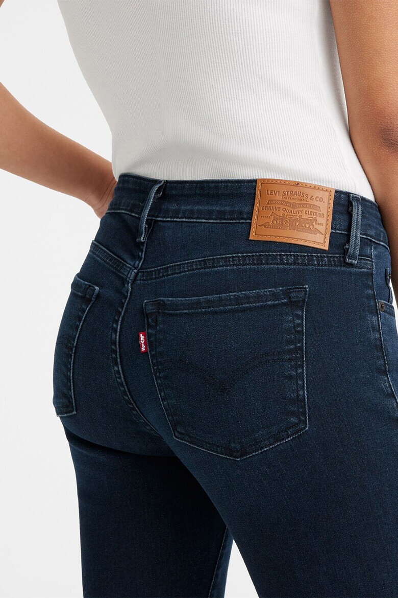 Levis Дънки 711 по тялото - Pepit.bg