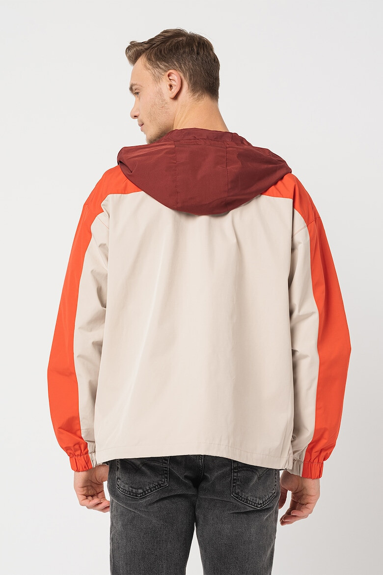 Levis Яке с качулка и джобове с капаче - Pepit.bg