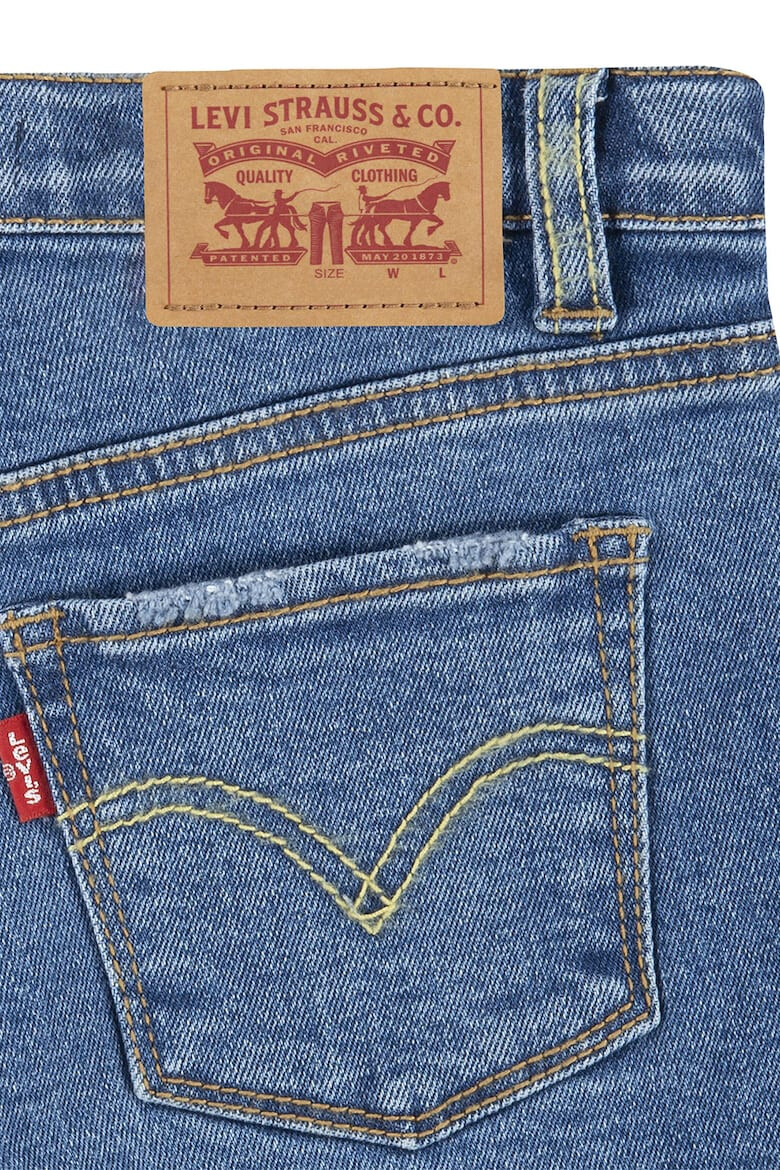 Levis Къс панталон 501 от деним с протрити зони - Pepit.bg