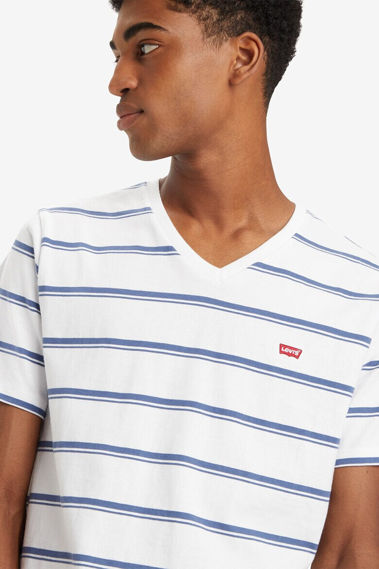 Levis Памучна тениска с шпиц - Pepit.bg