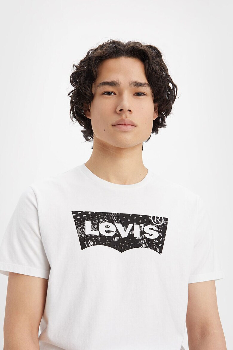 Levis Тениска с овално деколте и джоб - Pepit.bg