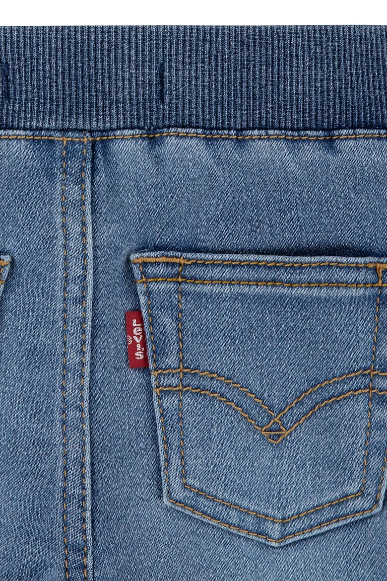 Levi's Тениска с памук и принт и дънки - Pepit.bg