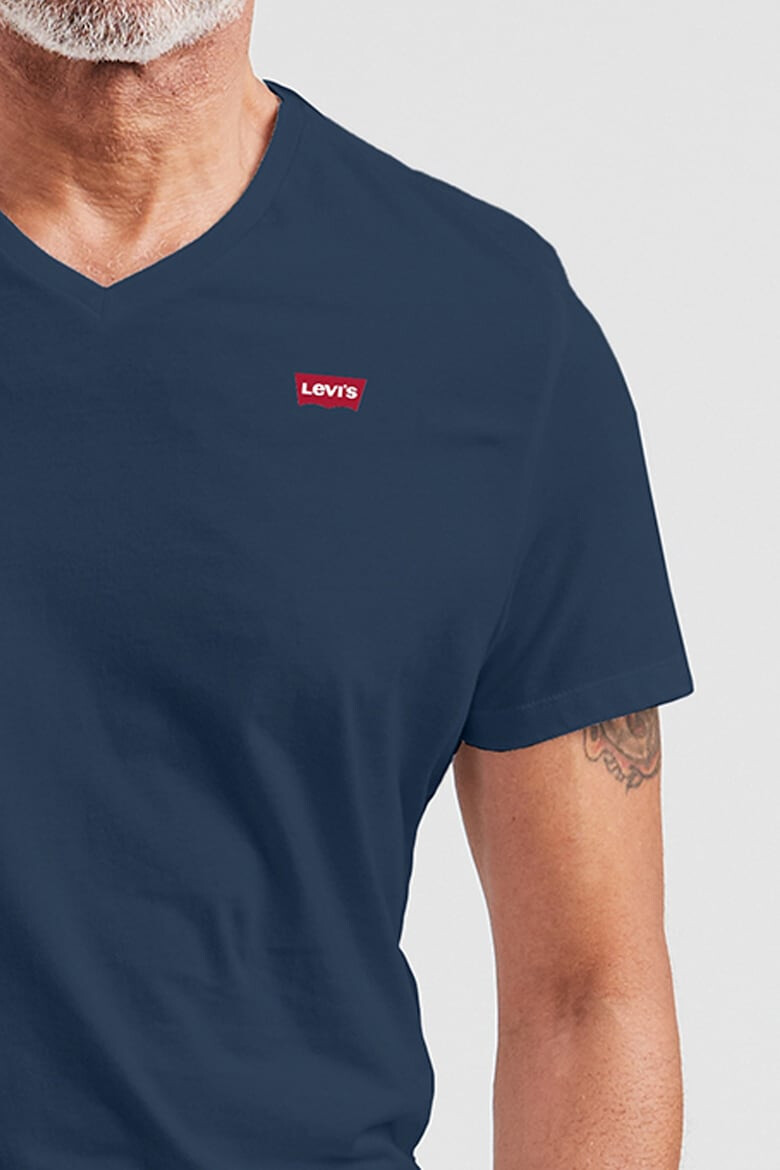 Levis Памучна тениска с шпиц - Pepit.bg