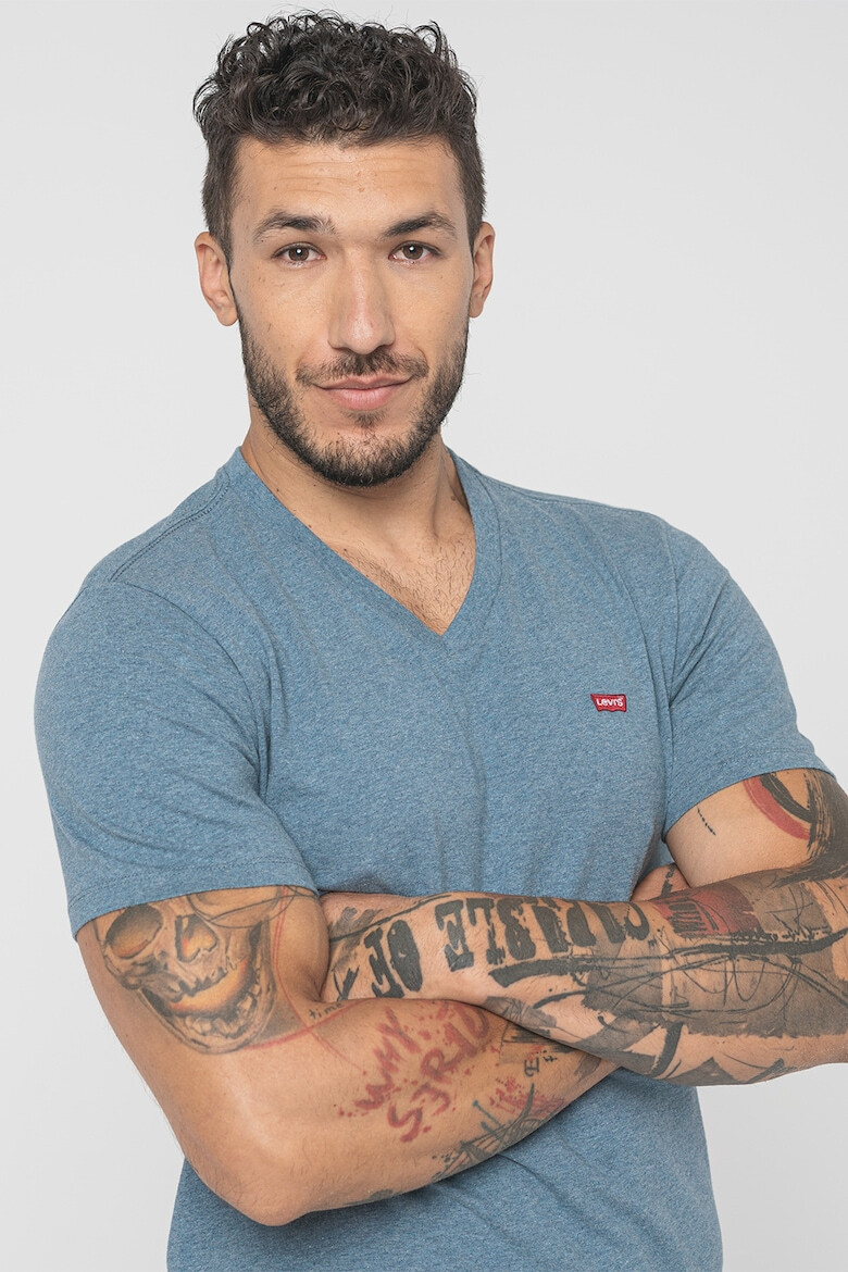 Levi's Тениска с шпиц деколте - Pepit.bg